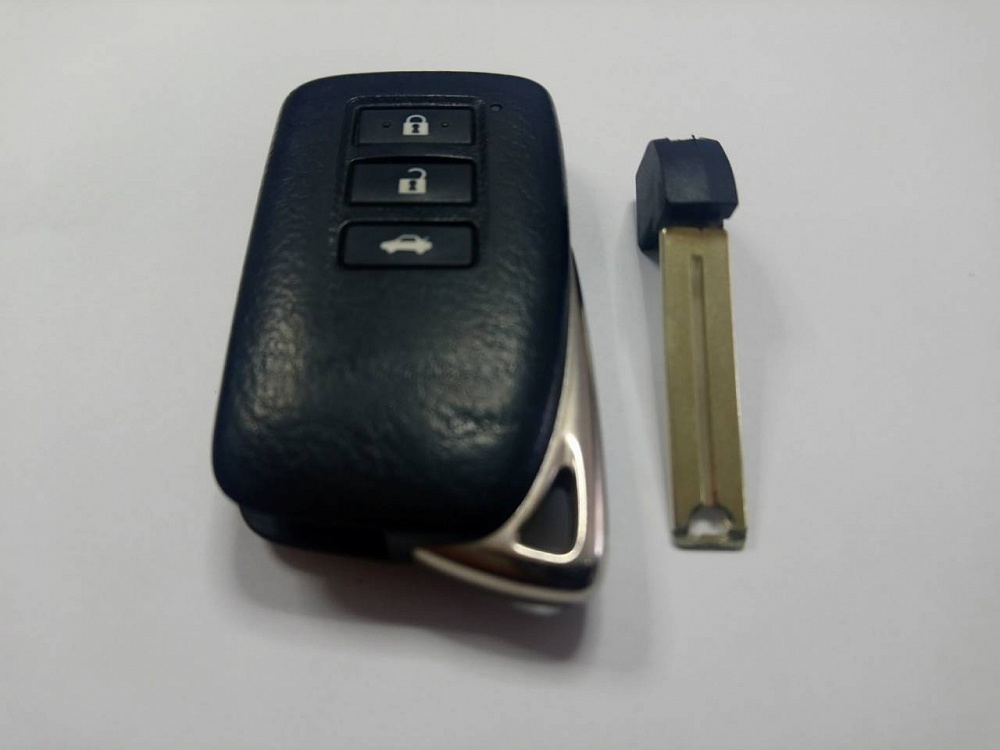 Автомобиль Lexus ЕS300h Восcтановление утерянных ключей